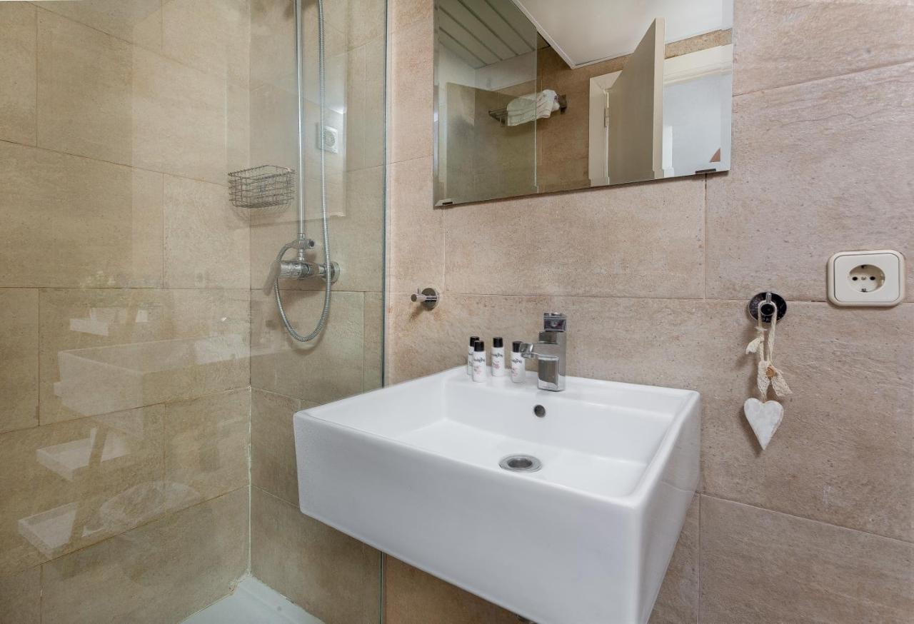 ברצלונה Lodging Apartments Illa Diagonal מראה חיצוני תמונה